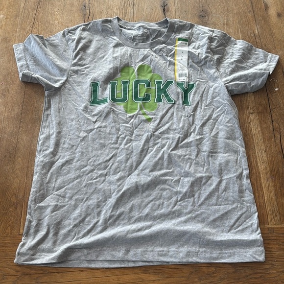 LUCKY T SHIRT ST. PATRICKS DAY! - Picture 1 of 3